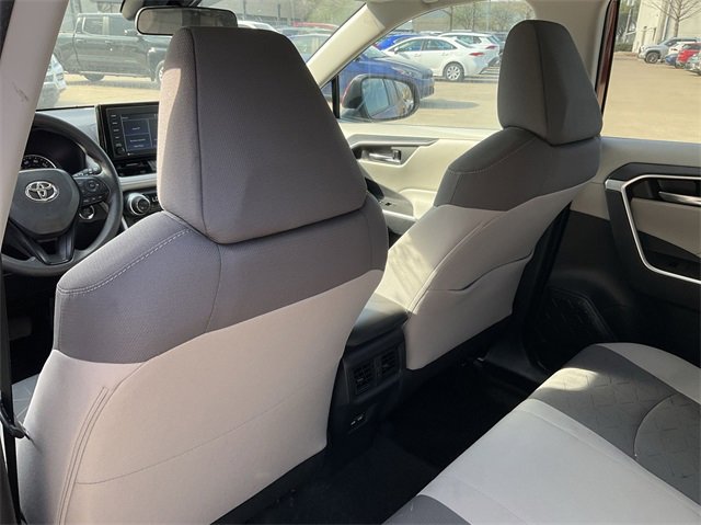 Thumbnail: 2021 Toyota RAV4 - 14