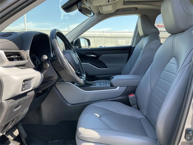 Thumbnail: 2021 Toyota Highlander - 13