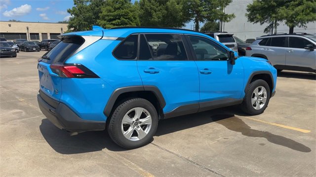 Thumbnail: 2021 Toyota RAV4 - 8