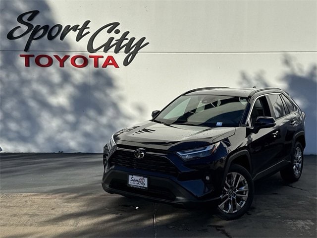 2025 Toyota RAV4 XLE Premium's photo