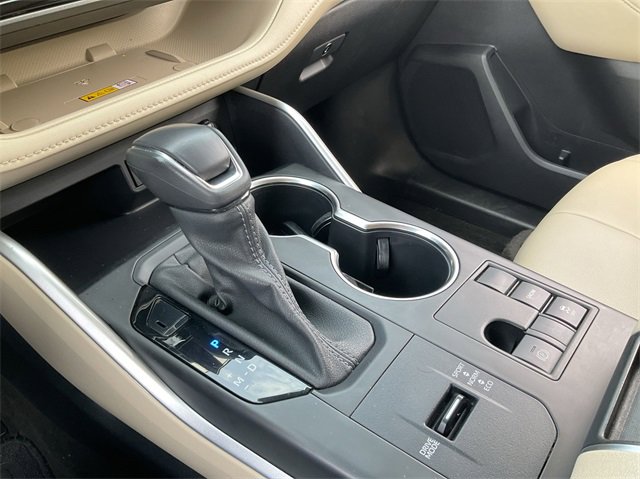 Thumbnail: 2023 Toyota Highlander - 24