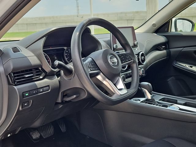 Thumbnail: 2023 Nissan Sentra - 10