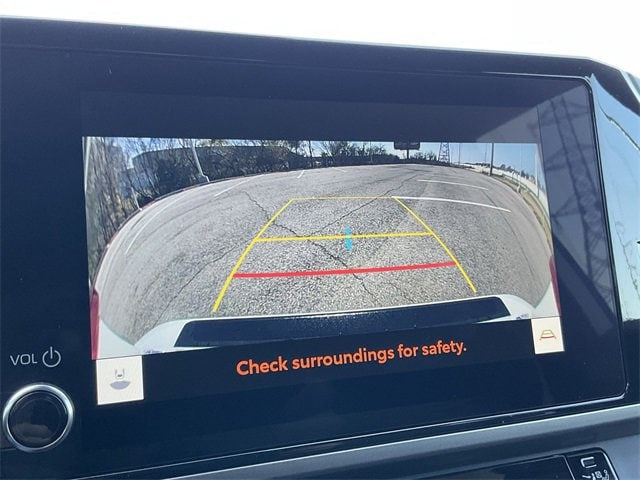 Thumbnail: 2025 Toyota Camry - 21