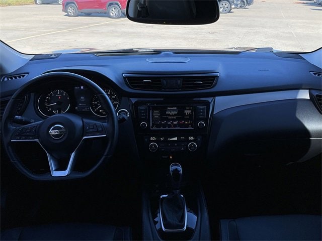 Thumbnail: 2020 Nissan Rogue Sport - 19