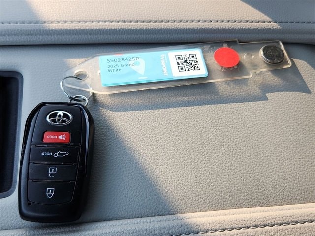 Thumbnail: 2025 Toyota Grand Highlander - 28