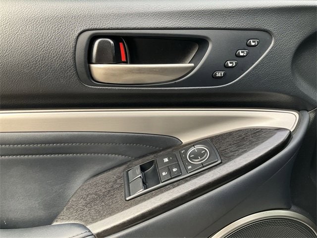 Thumbnail: 2018 Lexus RC - 14