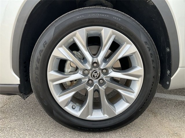 Thumbnail: 2021 Toyota Highlander - 12