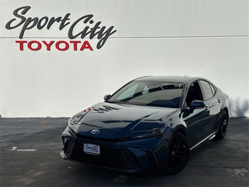 New 2026 Toyota Camry SE Sedan