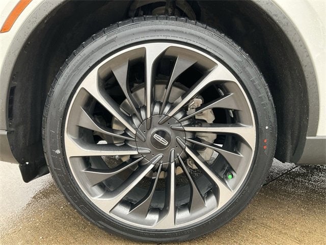 Thumbnail: 2020 Lincoln Aviator - 11