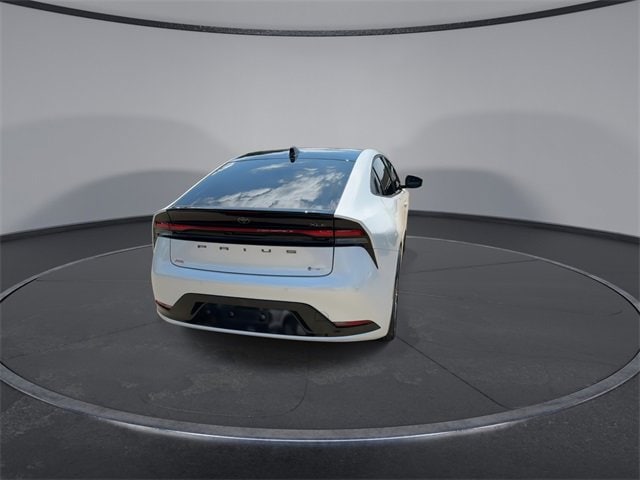 Thumbnail: 2024 Toyota Prius - 7