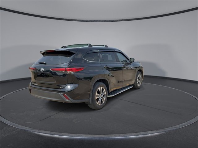 Thumbnail: 2023 Toyota Highlander - 8