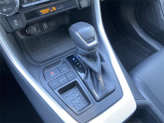 Thumbnail: 2022 Toyota RAV4 - 24