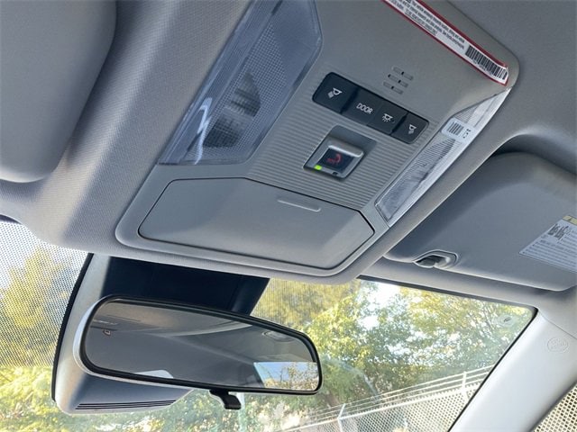 Thumbnail: 2025 Toyota RAV4 - 25