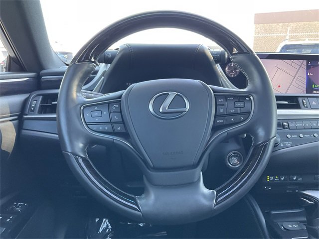 Thumbnail: 2020 Lexus ES - 19