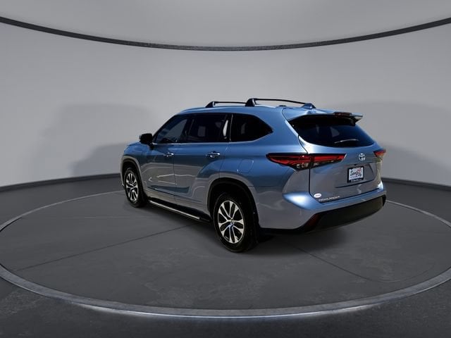 Thumbnail: 2022 Toyota Highlander - 5