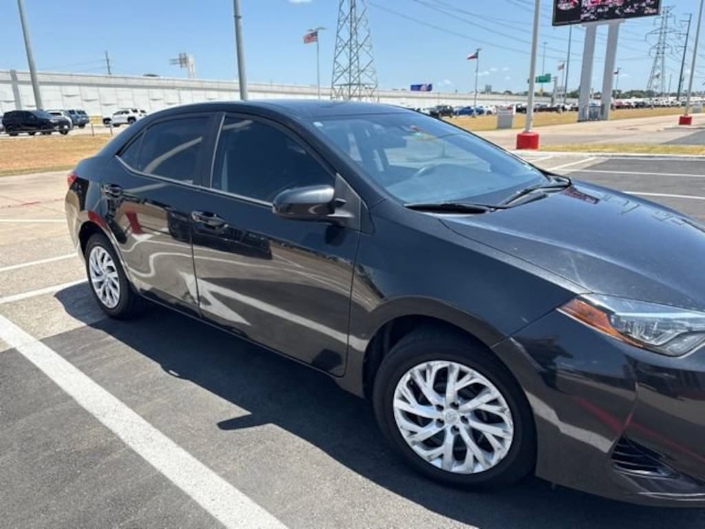 Used 2018 Toyota Corolla LE Sedan