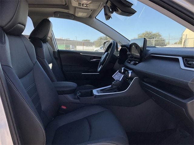 Thumbnail: 2025 Toyota RAV4 - 18