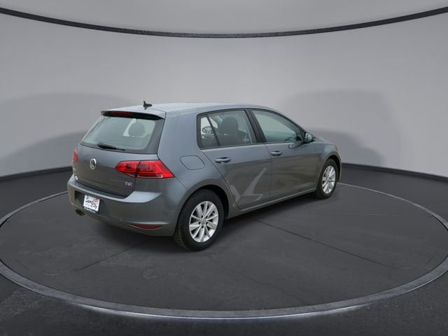 Thumbnail: 2016 Volkswagen Golf - 8