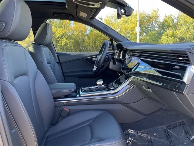 Thumbnail: 2025 Audi Q7 - 17