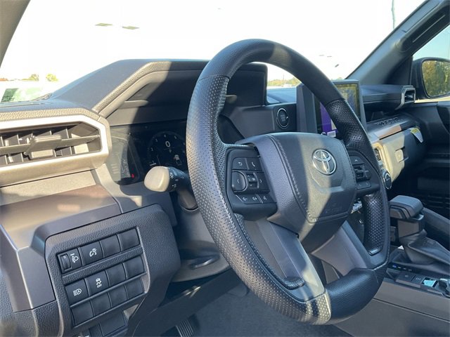 Thumbnail: 2025 Toyota Tacoma - 10