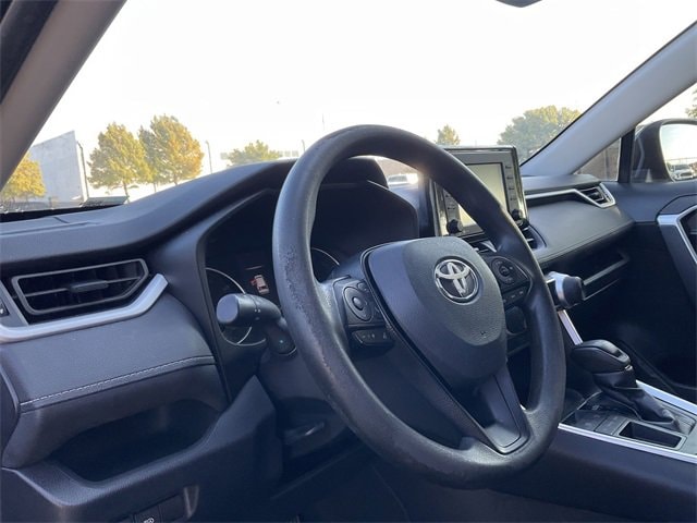 Thumbnail: 2021 Toyota RAV4 - 10