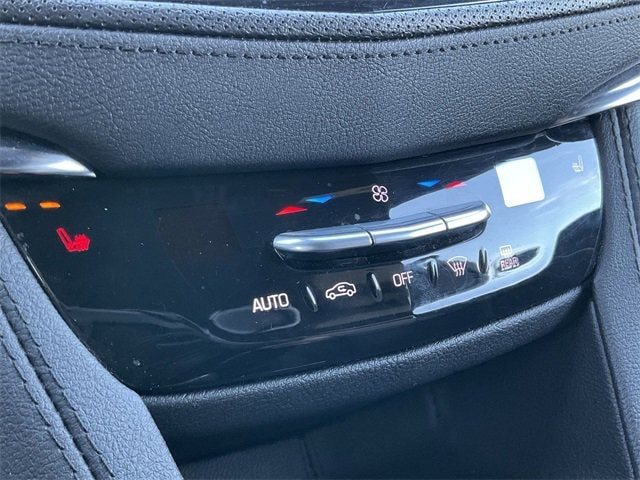 Thumbnail: 2023 Cadillac XT5 - 23