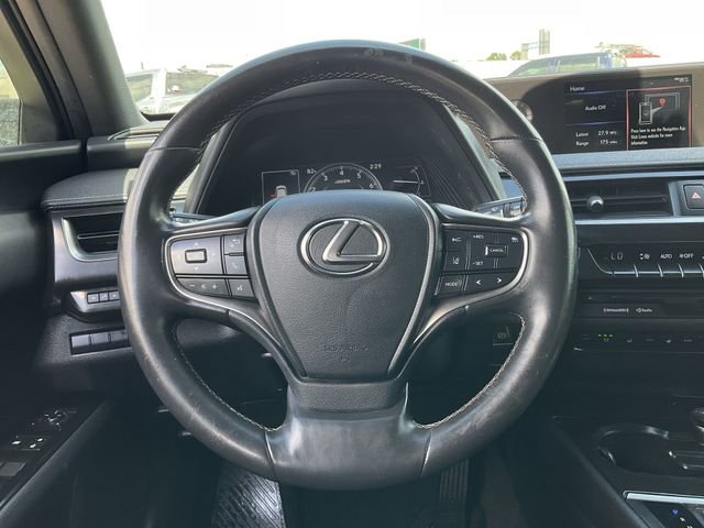 Thumbnail: 2021 Lexus UX - 20