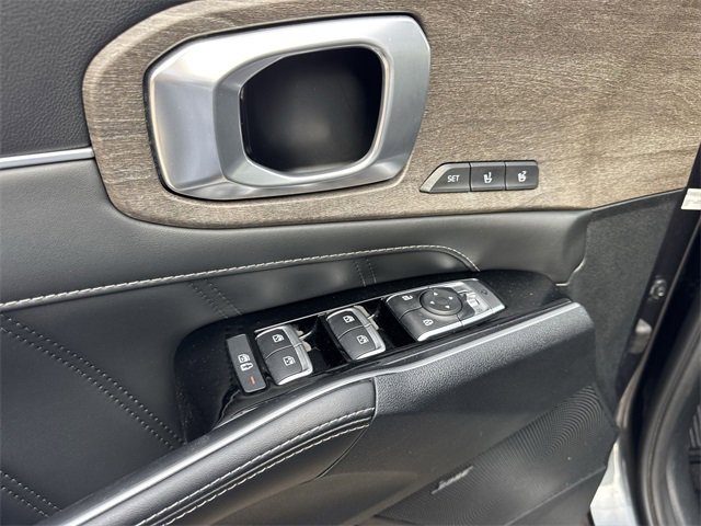 Thumbnail: 2022 Kia Sorento - 13