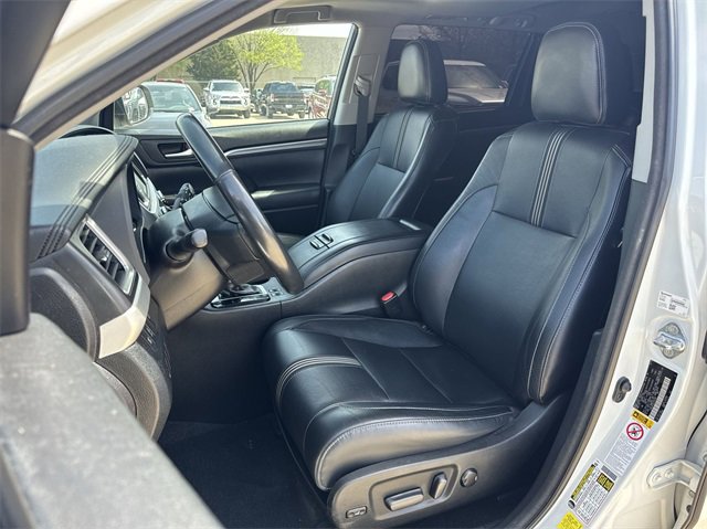 Thumbnail: 2018 Toyota Highlander - 12