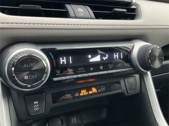 Thumbnail: 2025 Toyota RAV4 - 24