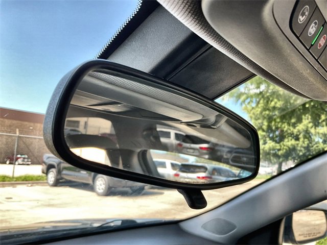 Thumbnail: 2022 Chevrolet Malibu - 24