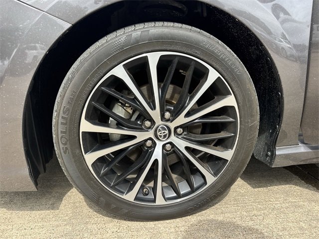 2019 Toyota Camry SE 11