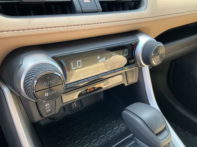 Thumbnail: 2025 Toyota RAV4 - 24