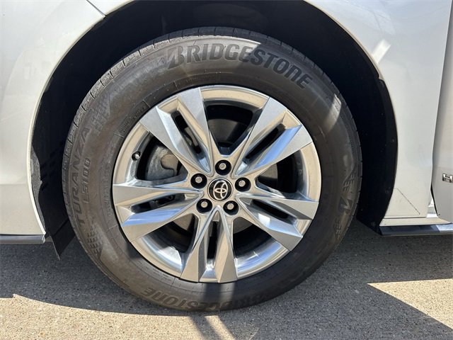 Thumbnail: 2021 Toyota Sienna - 11