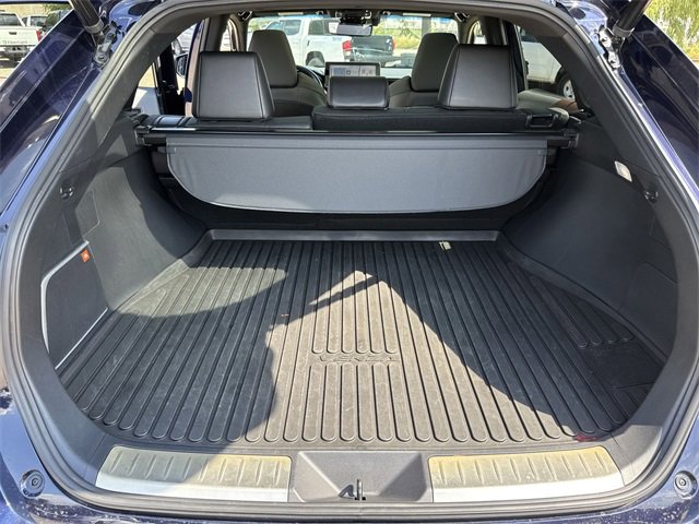 Thumbnail: 2021 Toyota Venza - 16