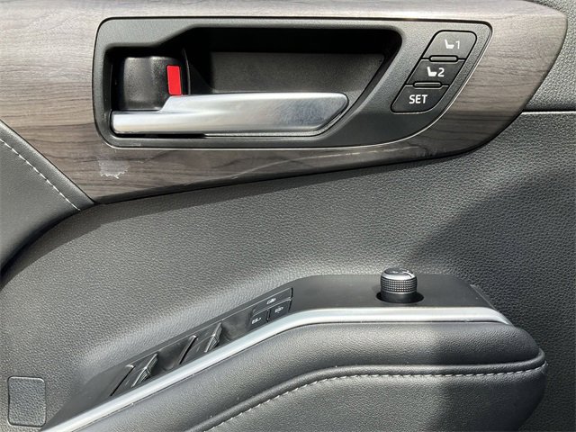 Thumbnail: 2021 Toyota Highlander - 14