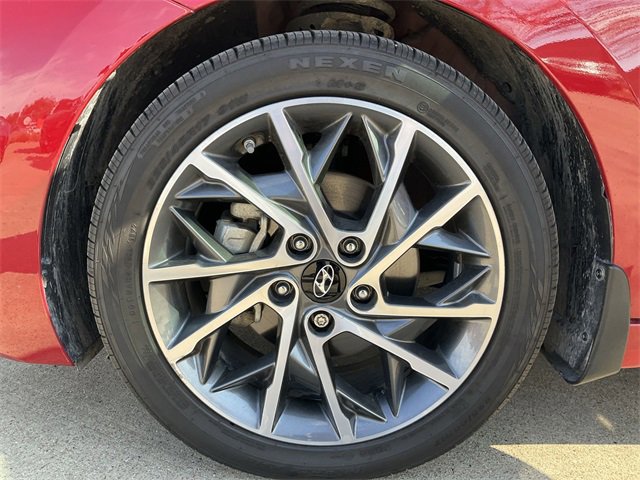 Thumbnail: 2020 Hyundai Elantra - 12