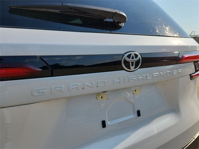 Thumbnail: 2025 Toyota Grand Highlander - 11