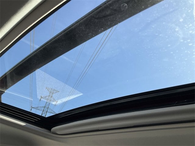 Thumbnail: 2025 Toyota RAV4 - 15