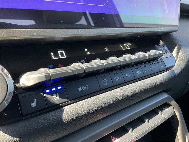 Thumbnail: 2025 Toyota Tundra - 25