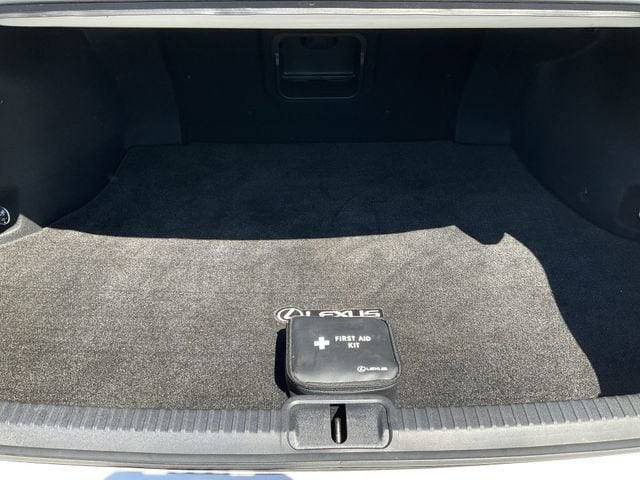 Thumbnail: 2020 Lexus ES - 16