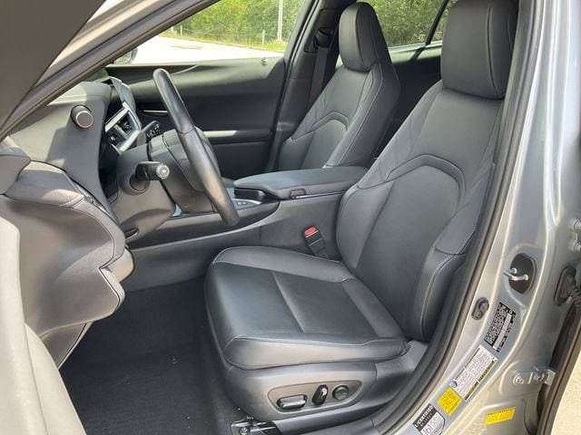 Thumbnail: 2023 Lexus UX - 12