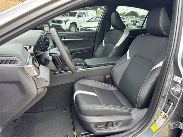 2025 Toyota Camry SE 12