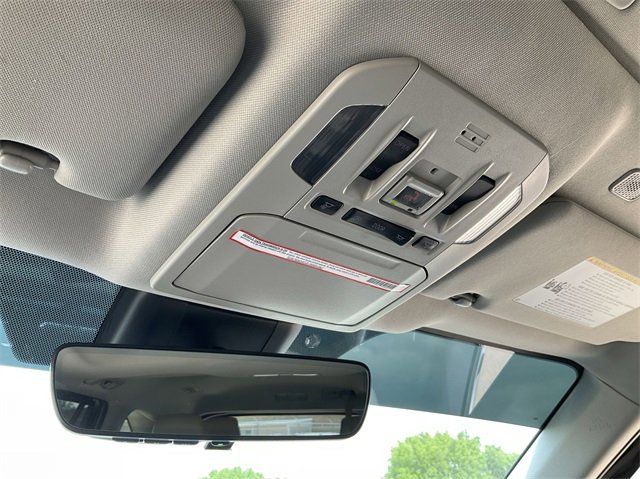 Thumbnail: 2023 Toyota Highlander - 25