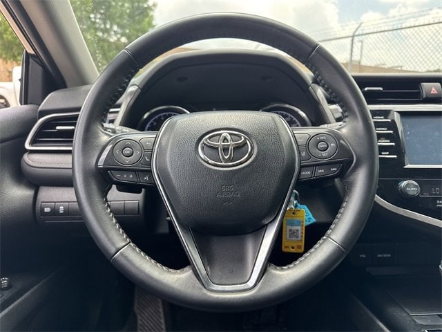 2020 Toyota Camry SE 18