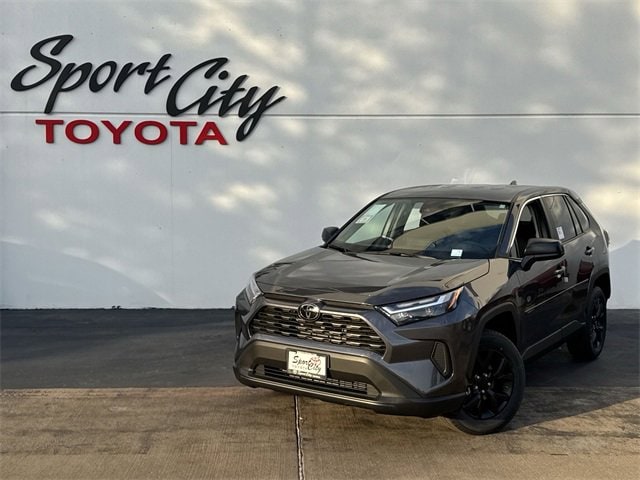 2025 Toyota RAV4 LE's photo