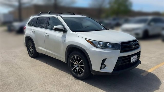 Thumbnail: 2018 Toyota Highlander - 2