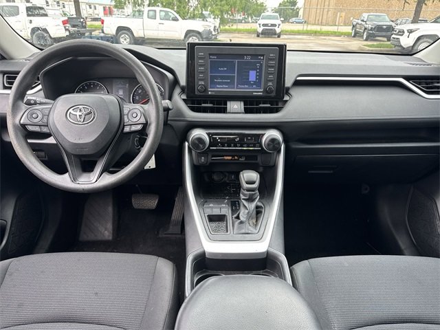 2020 Toyota RAV4 LE 17