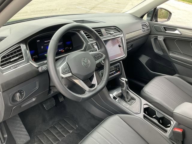 Thumbnail: 2022 Volkswagen Tiguan - 10