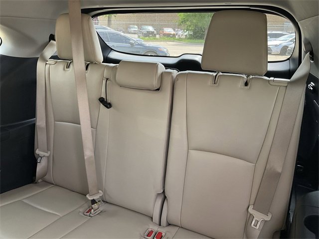 Thumbnail: 2023 Toyota Highlander - 16